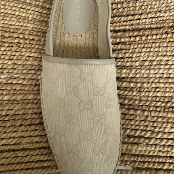 Men’s Gucci canvas shoes - Picture 1 of 6